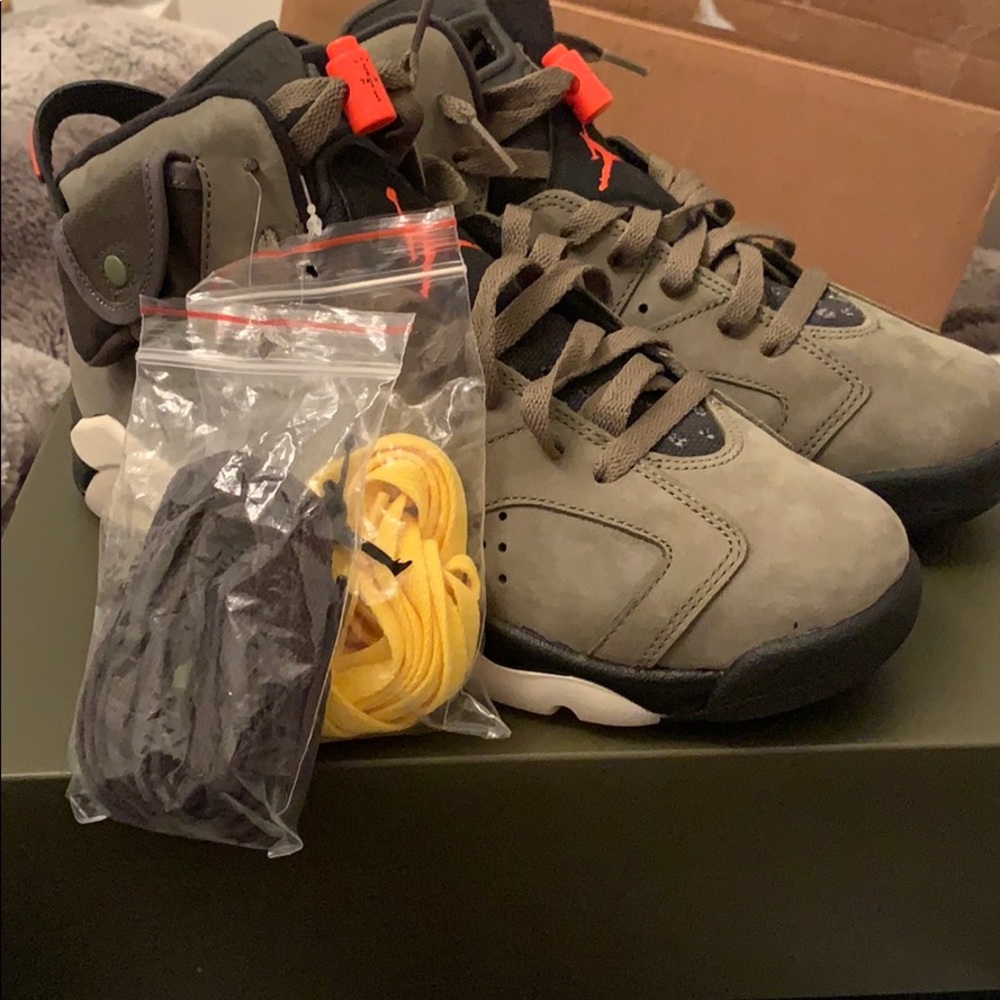 Travis Scott 6’s